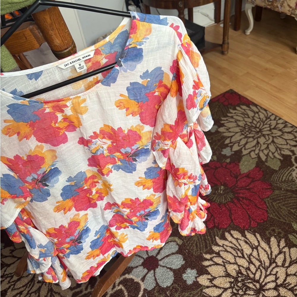 Floral Ruffle Sleeve Top - Picture 1 of 4